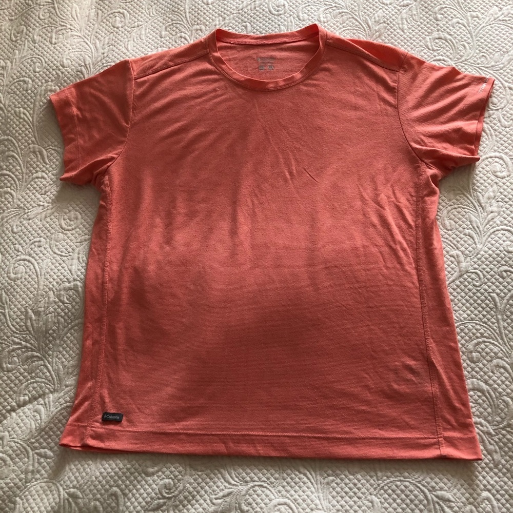 COLUMBIA short sleeve shirt